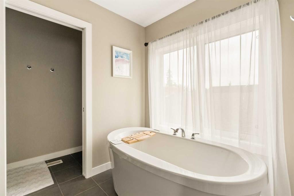 124 25 Avenue Ne, Calgary, AB