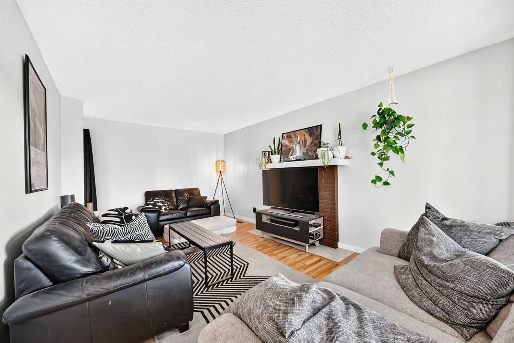 116 Midland Crescent Se, Calgary, AB