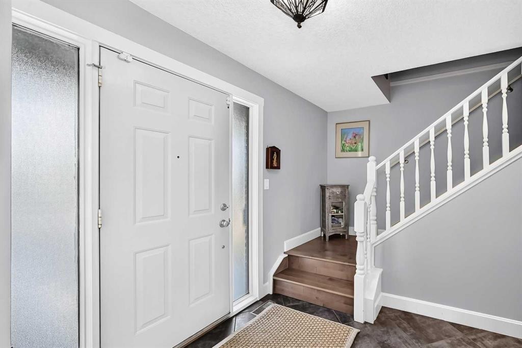6 Edgedale Way Nw, Calgary, AB
