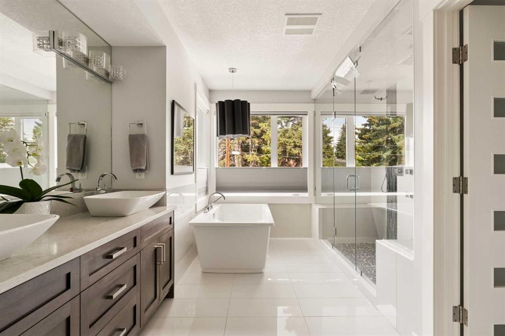 2216 22 Avenue Sw, Calgary, AB
