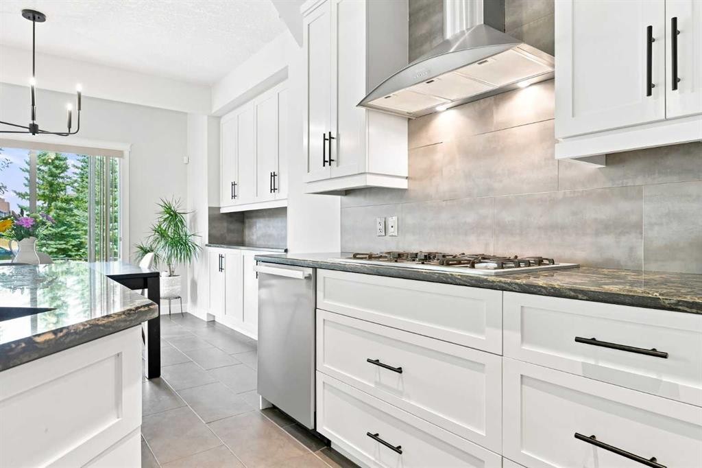 4 Silverado Saddle Court Sw, Calgary, AB
