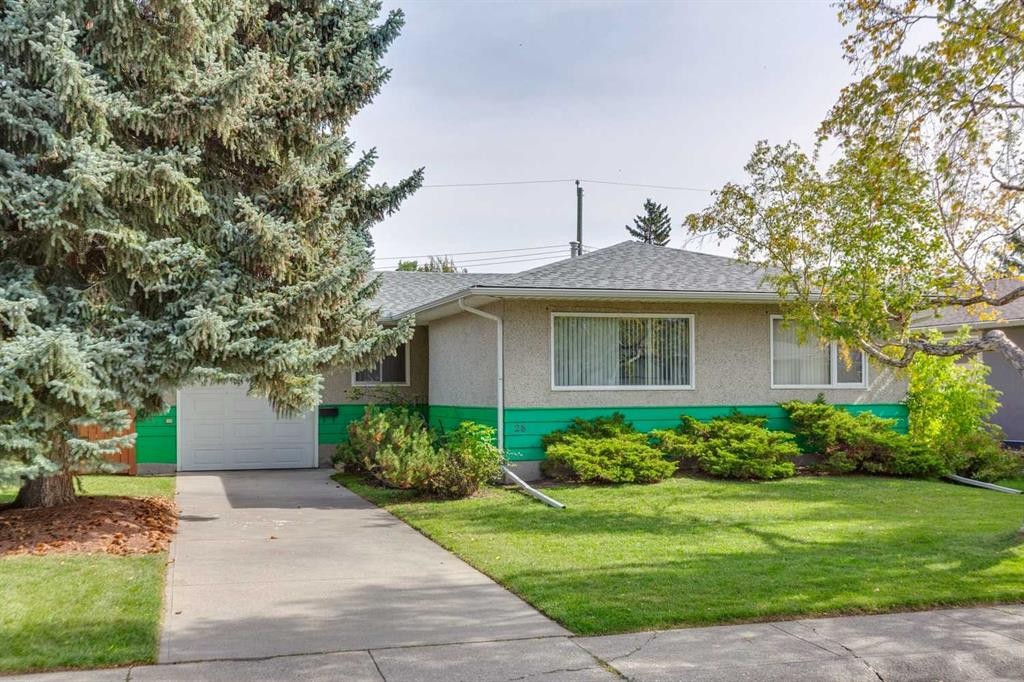 28 Gainsborough Drive Sw, Calgary, AB