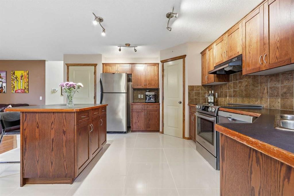 198 Cranwell Close Se, Calgary, AB