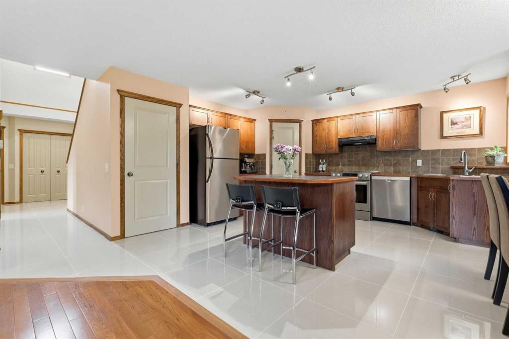 198 Cranwell Close Se, Calgary, AB