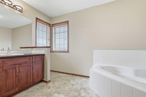 198 Cranwell Close Se, Calgary, AB 