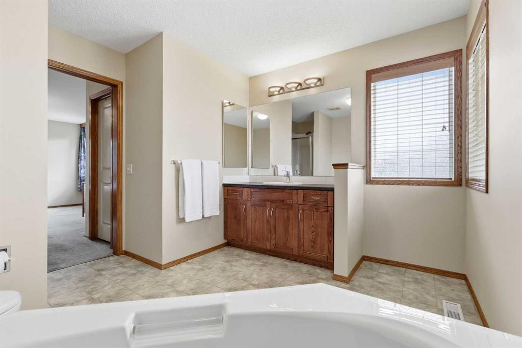 198 Cranwell Close Se, Calgary, AB