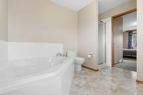 198 Cranwell Close Se, Calgary, AB 