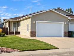 5033 Shannon Drive Olds, AB T4H 1X3