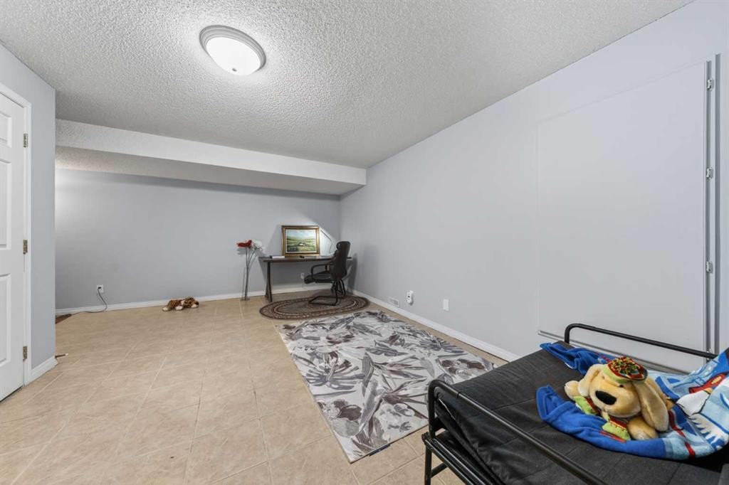 73 Hidden Valley Villas Nw, Calgary, AB