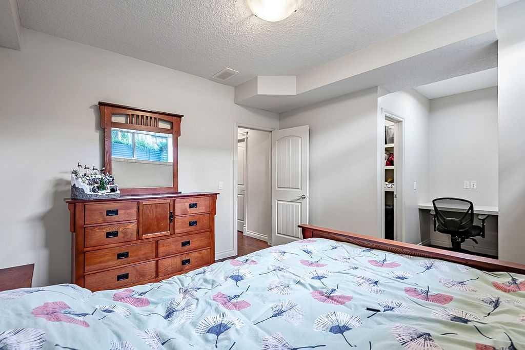 1134 17 Avenue Nw, Calgary, AB