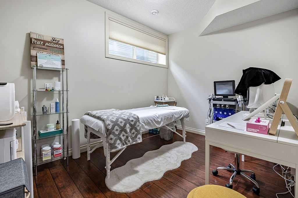 1134 17 Avenue Nw, Calgary, AB