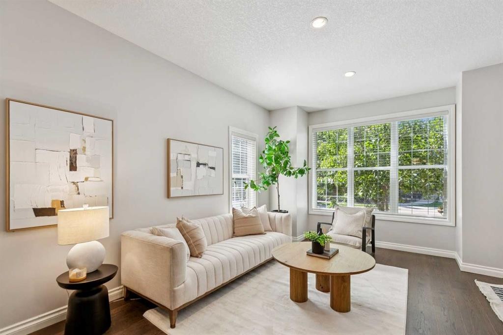 115 Couture Crescent Sw, Calgary, AB