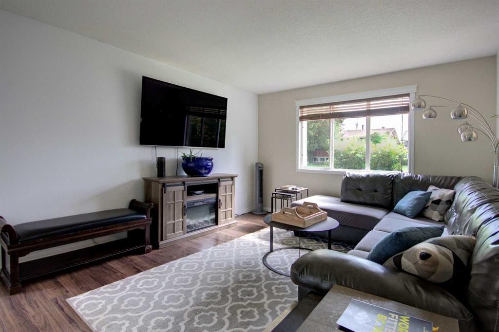 6720 29 Avenue Ne, Calgary, AB