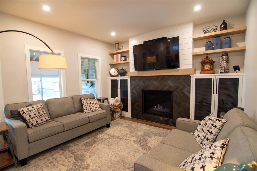 129 Prestwick Estate Way Se, Calgary, AB