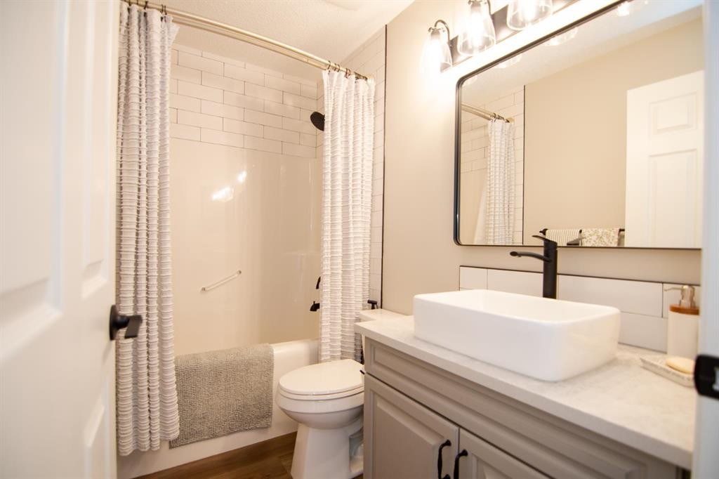 129 Prestwick Estate Way Se, Calgary, AB