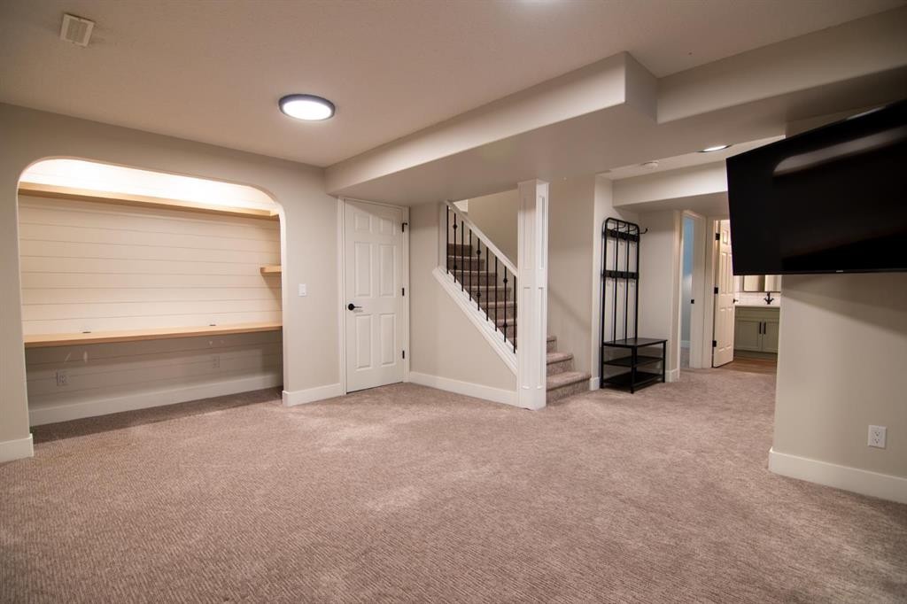 129 Prestwick Estate Way Se, Calgary, AB