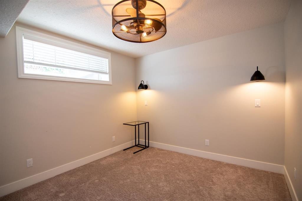 129 Prestwick Estate Way Se, Calgary, AB