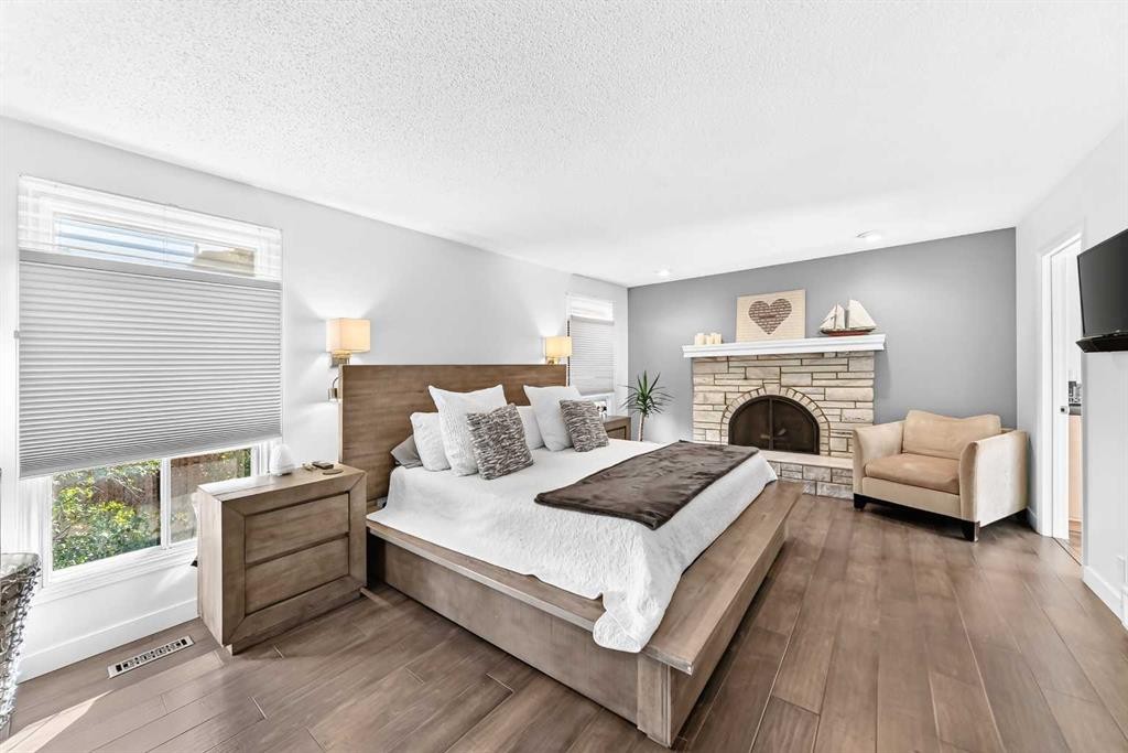 343 Berkshire Place Nw, Calgary, AB