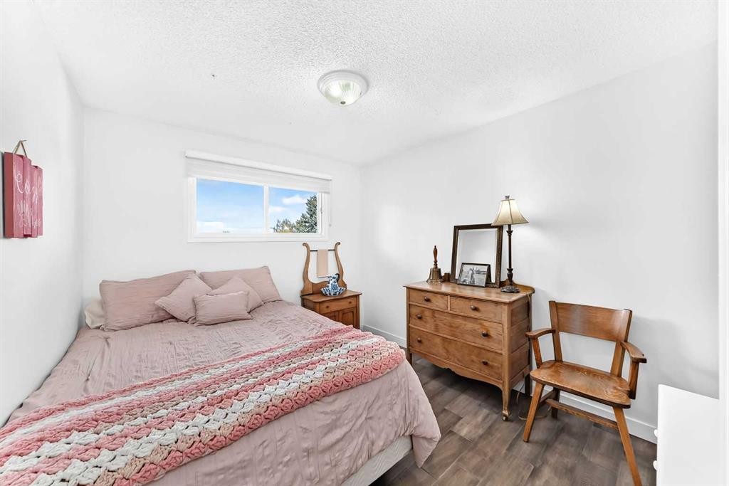343 Berkshire Place Nw, Calgary, AB
