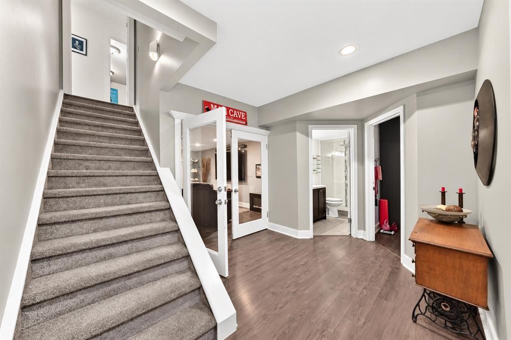 343 Berkshire Place Nw, Calgary, AB