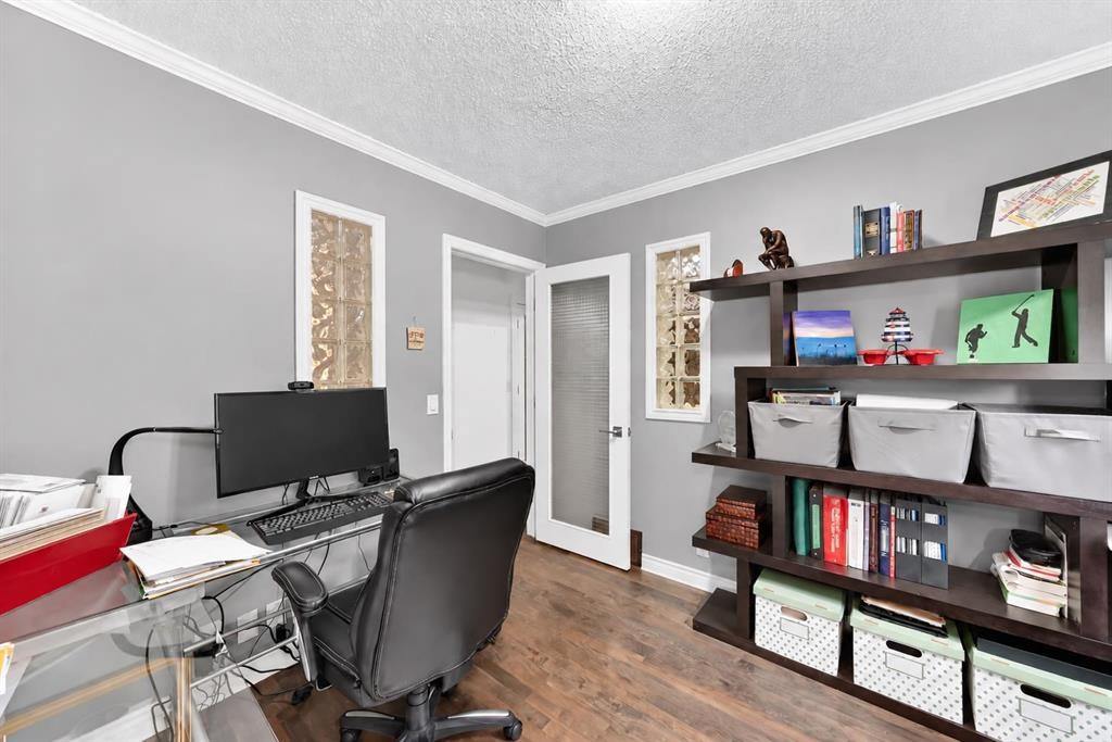 343 Berkshire Place Nw, Calgary, AB