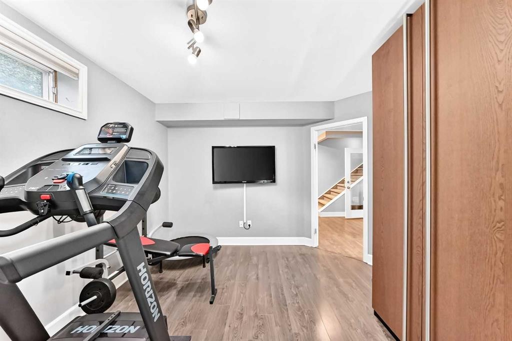 343 Berkshire Place Nw, Calgary, AB