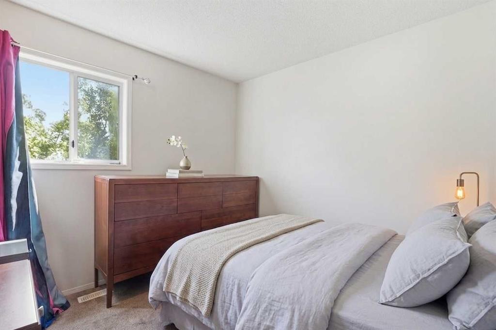 271 Erin Meadow Close Se, Calgary, AB