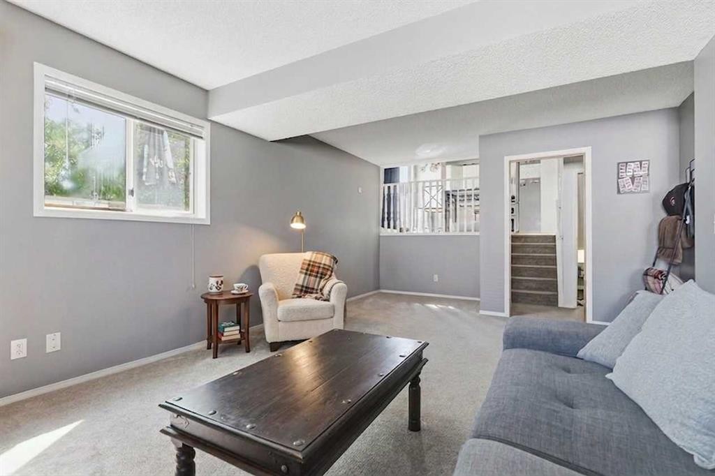 271 Erin Meadow Close Se, Calgary, AB