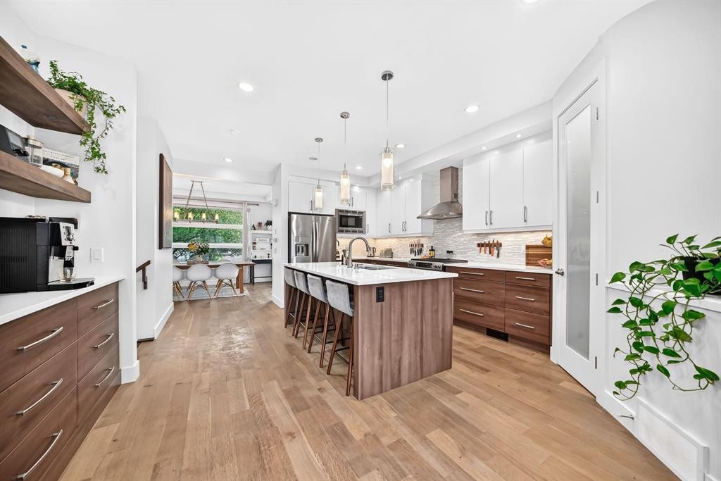 4817 20 Avenue Nw, Calgary, AB