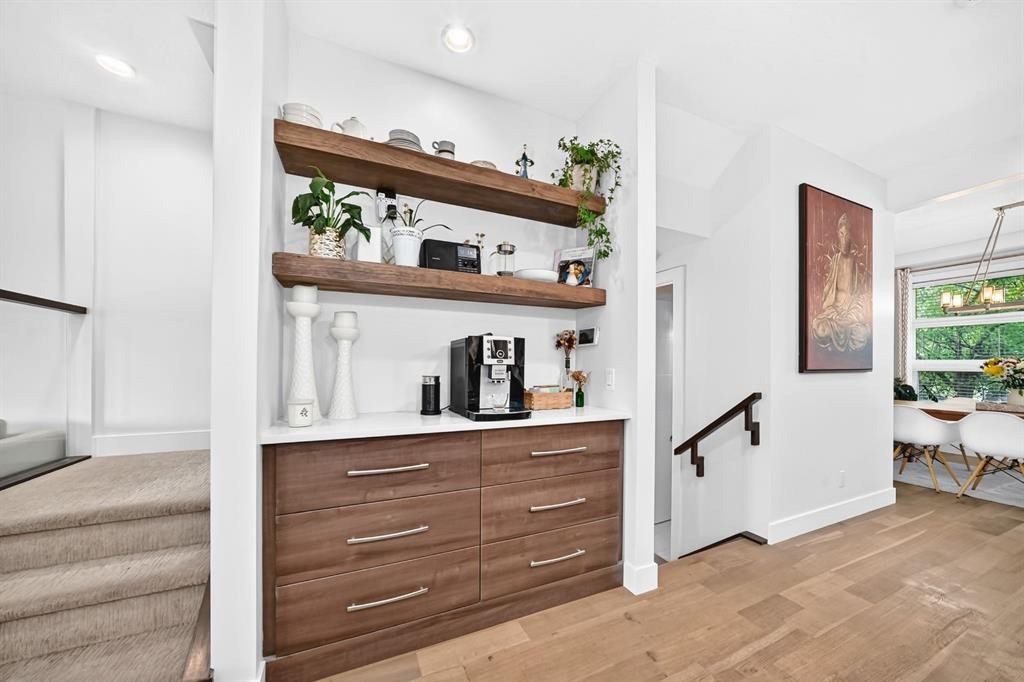 4817 20 Avenue Nw, Calgary, AB