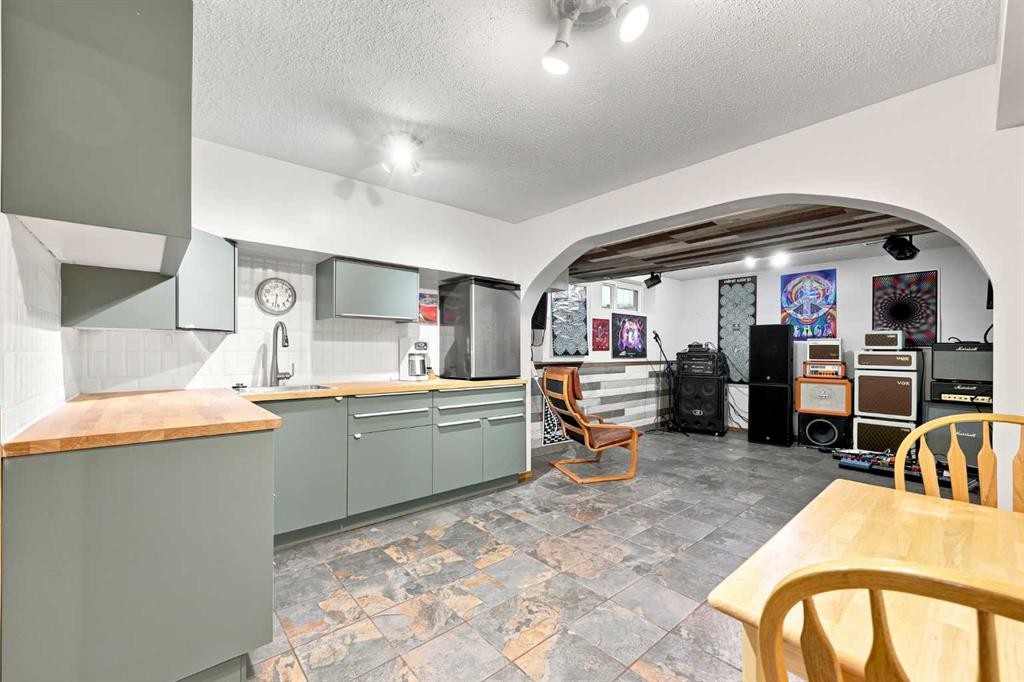 760 Riverbend Drive Se, Calgary, AB