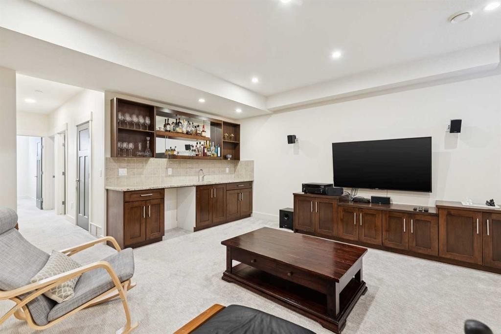 1128 17 Avenue Nw, Calgary, AB