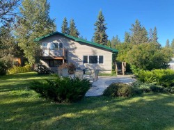 987 1 Avenue NESundre, AB T0M 1X0