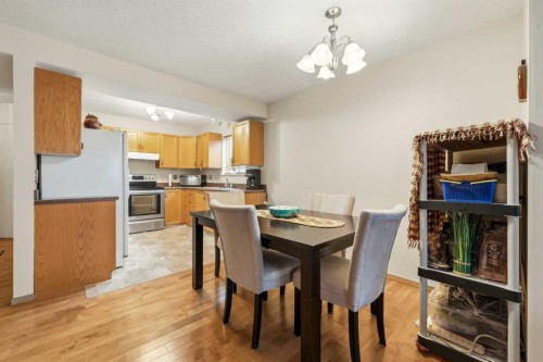 28 Martinglen Way Ne, Calgary, AB 