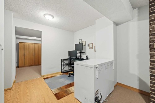 28 Martinglen Way Ne, Calgary, AB 