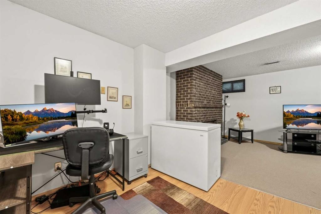 28 Martinglen Way Ne, Calgary, AB