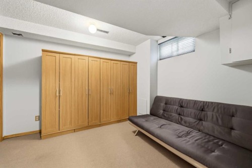 28 Martinglen Way Ne, Calgary, AB 