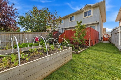 28 Martinglen Way Ne, Calgary, AB 