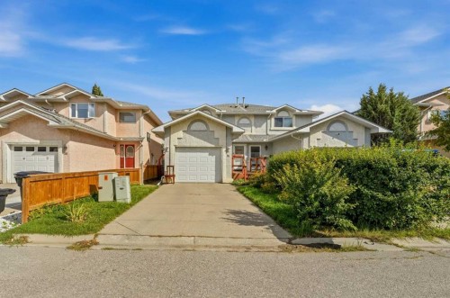 28 Martinglen Way Ne, Calgary, AB 