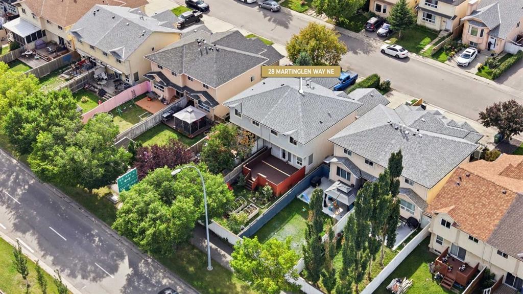 28 Martinglen Way Ne, Calgary, AB