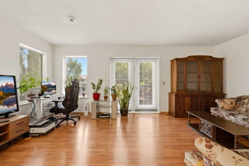 28 Martinglen Way Ne, Calgary, AB 
