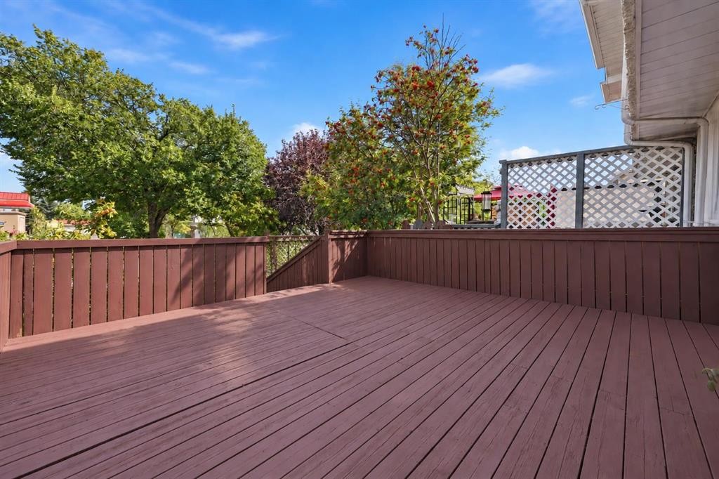 28 Martinglen Way Ne, Calgary, AB