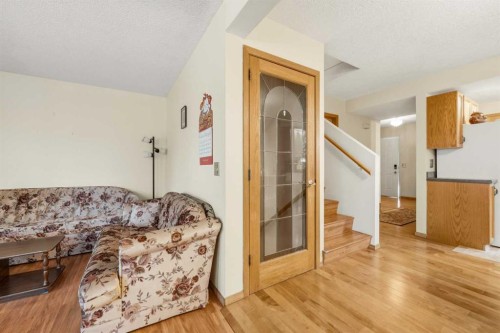 28 Martinglen Way Ne, Calgary, AB 