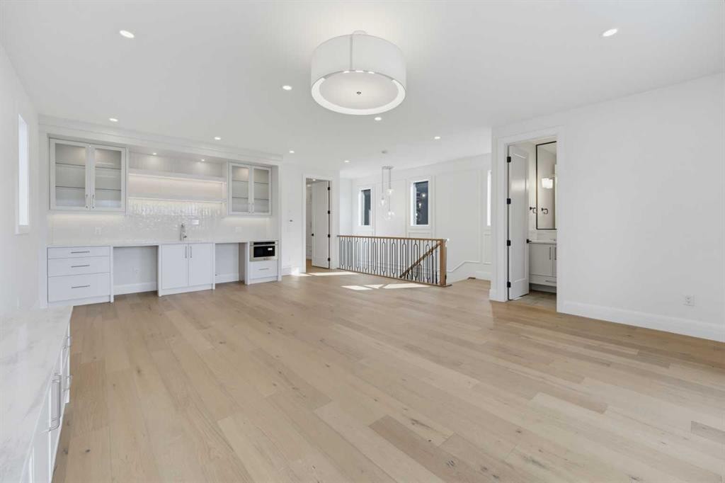 2407 4 Avenue Nw, Calgary, AB