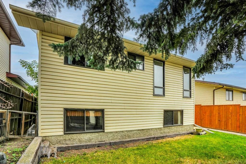 5811 Templehill Road Ne, Calgary, AB