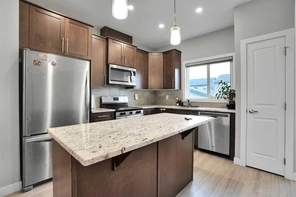 40 Cornerbrook Gate Ne, Calgary, AB