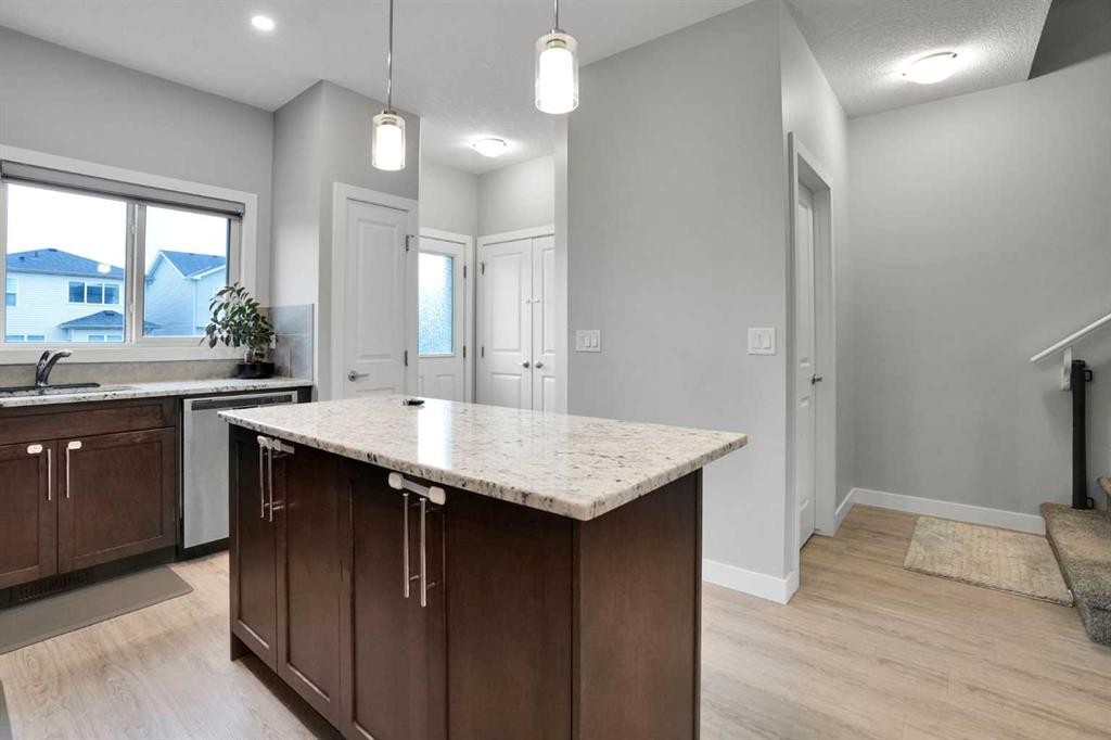 40 Cornerbrook Gate Ne, Calgary, AB