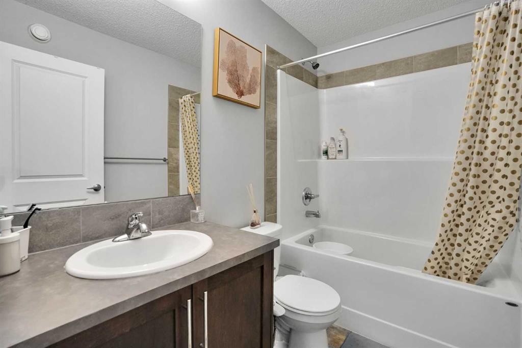 40 Cornerbrook Gate Ne, Calgary, AB