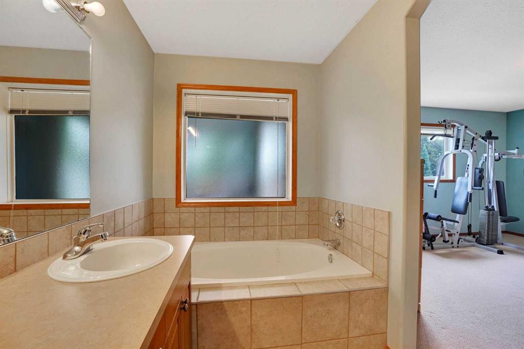 144 Hillcrest Cape, Strathmore, AB