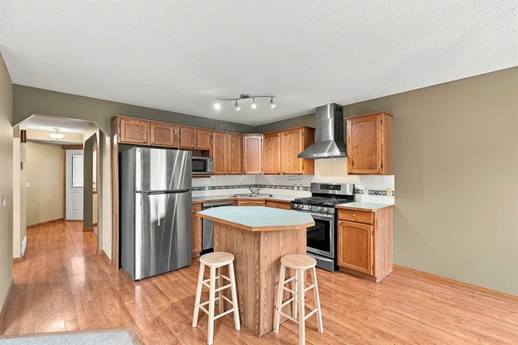 11 Somercrest Circle Sw, Calgary, AB